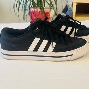 Make adidas cloud foam black and white